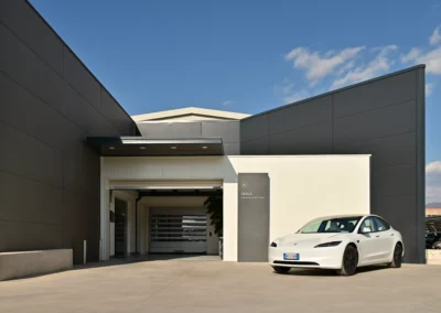 Carrozzeria autorizzata Tesla a Spoleto, Umbria con centro certificato per riparazione veicoli elettrici